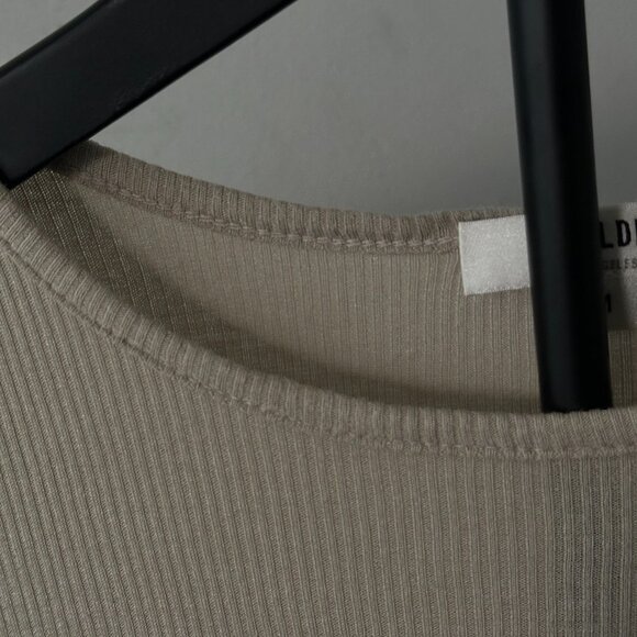 AGOLDE Ribbed Neutral Tee • Size M • Minimalist Basic - Picture 3 of 4